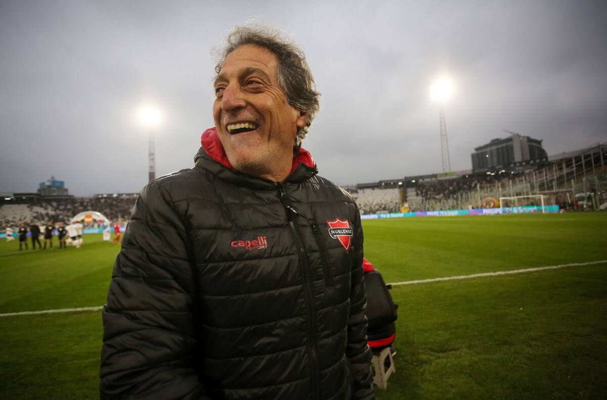 En Deportes Temuco se ilusionan con el ascenso tras la llegada de Mario Salas: “La cosa va en serio”