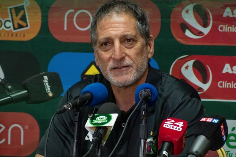 Mario Salas fue presentado en Deportes Temuco.