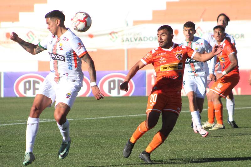 Mario Sandoval podría sumar su segundo descenso a Primera B consecutivo, tras haber bajado con Curicó en 2023. (Foto: Aton)