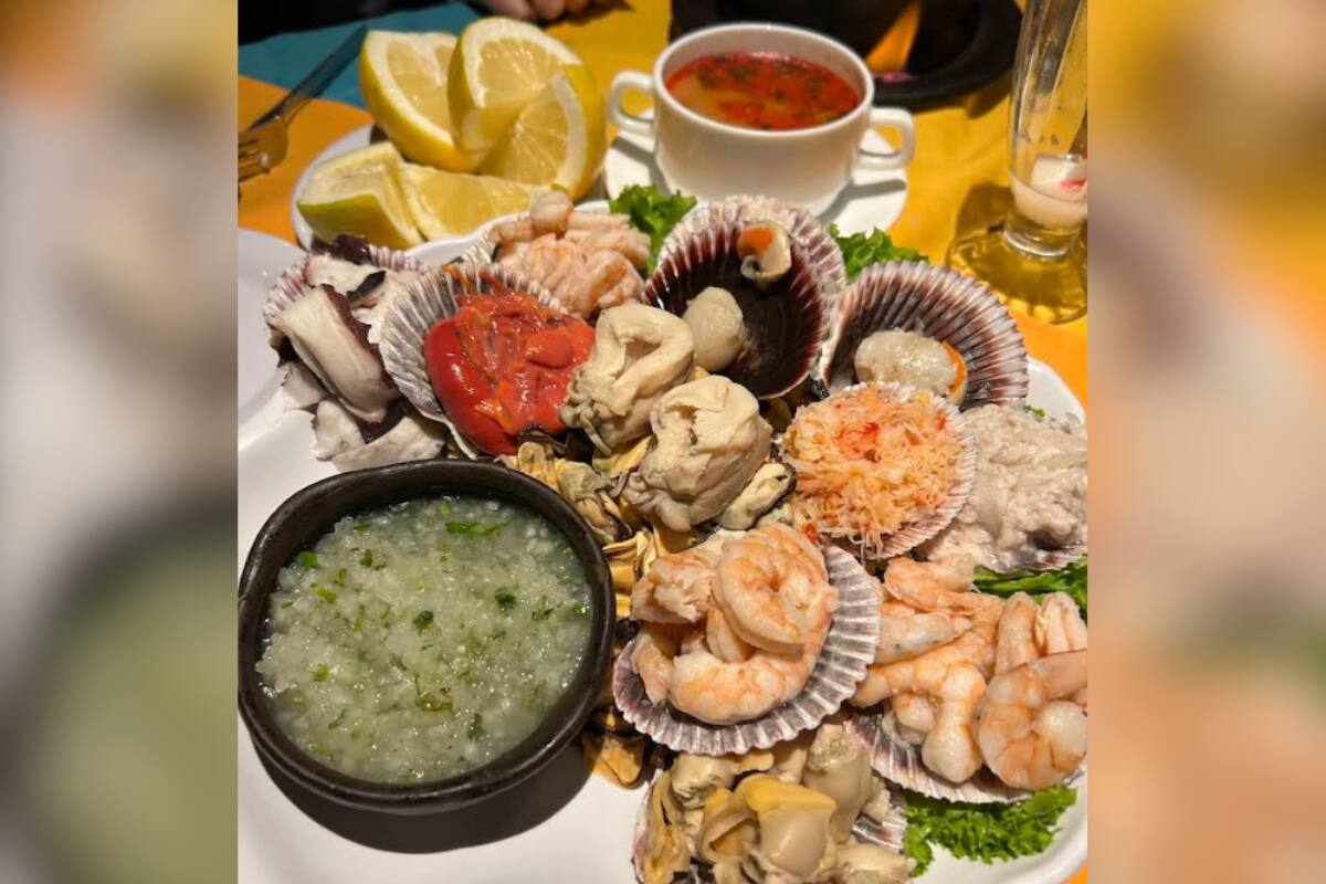 La carta del local ofrece exquisitos pescados, mariscos, carnes y pastas a precios imperdibles. Créditos: Google Maps.