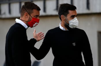 Recordado DT del fútbol chileno es acusado de robo y abandono: le piden 5 millones de dólares