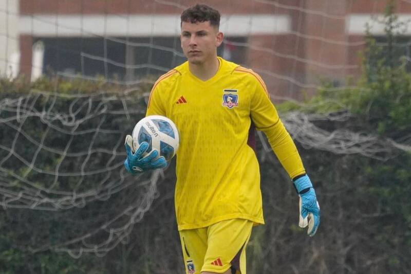 El joven arquero de Colo Colo es una de las figuras del equipo de proyección.