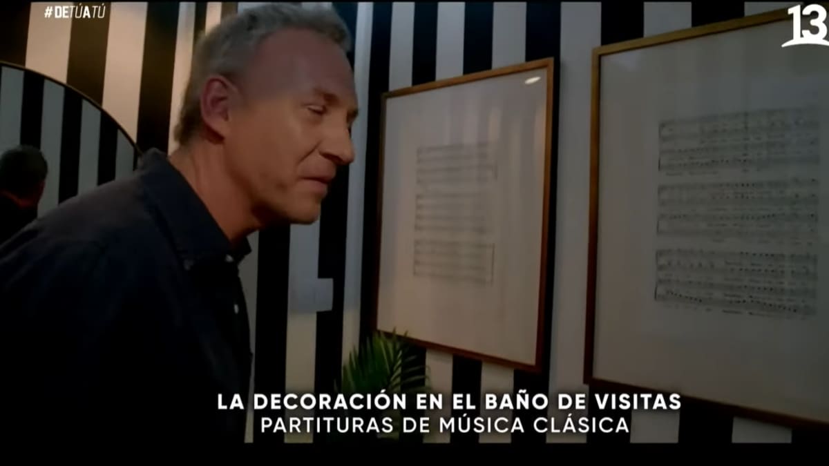 Martín Cárcamo y el baño de Carola de Moras y Felipe Bulnes