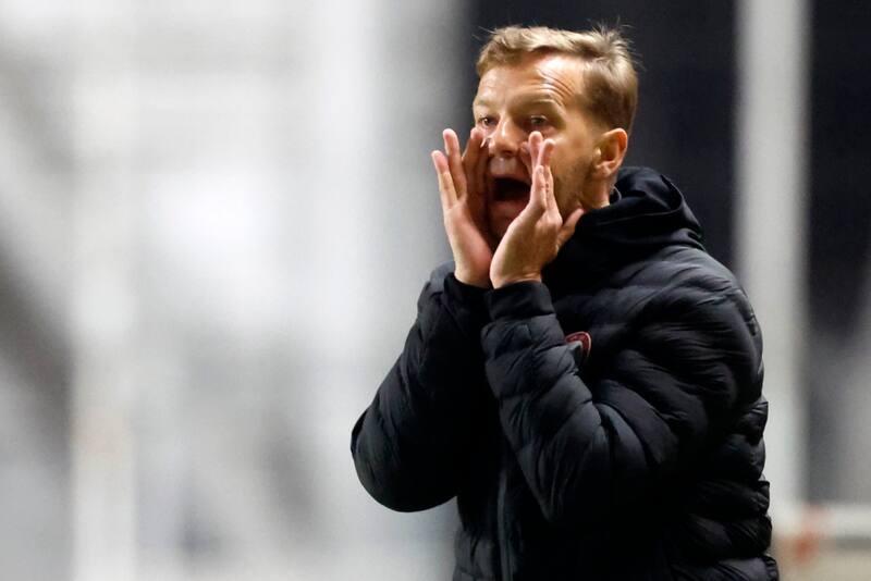 El entrenador argentino tuvo a su cargo a Williams Alarcón en su anterior paso por Calera y analiza los cambios experimentados por el volante chileno.