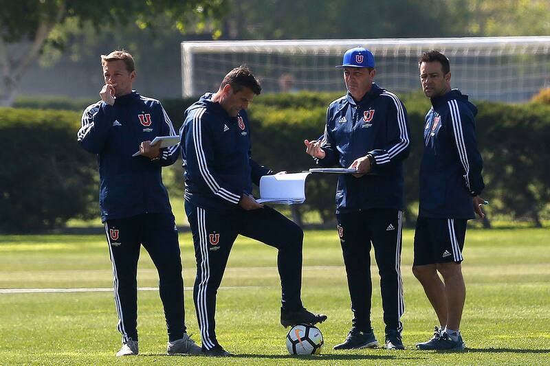 "En la U quería saber o gestionar el nivel de presión en un club en que todos los domingos hay que rendir al máximo", recuerda.