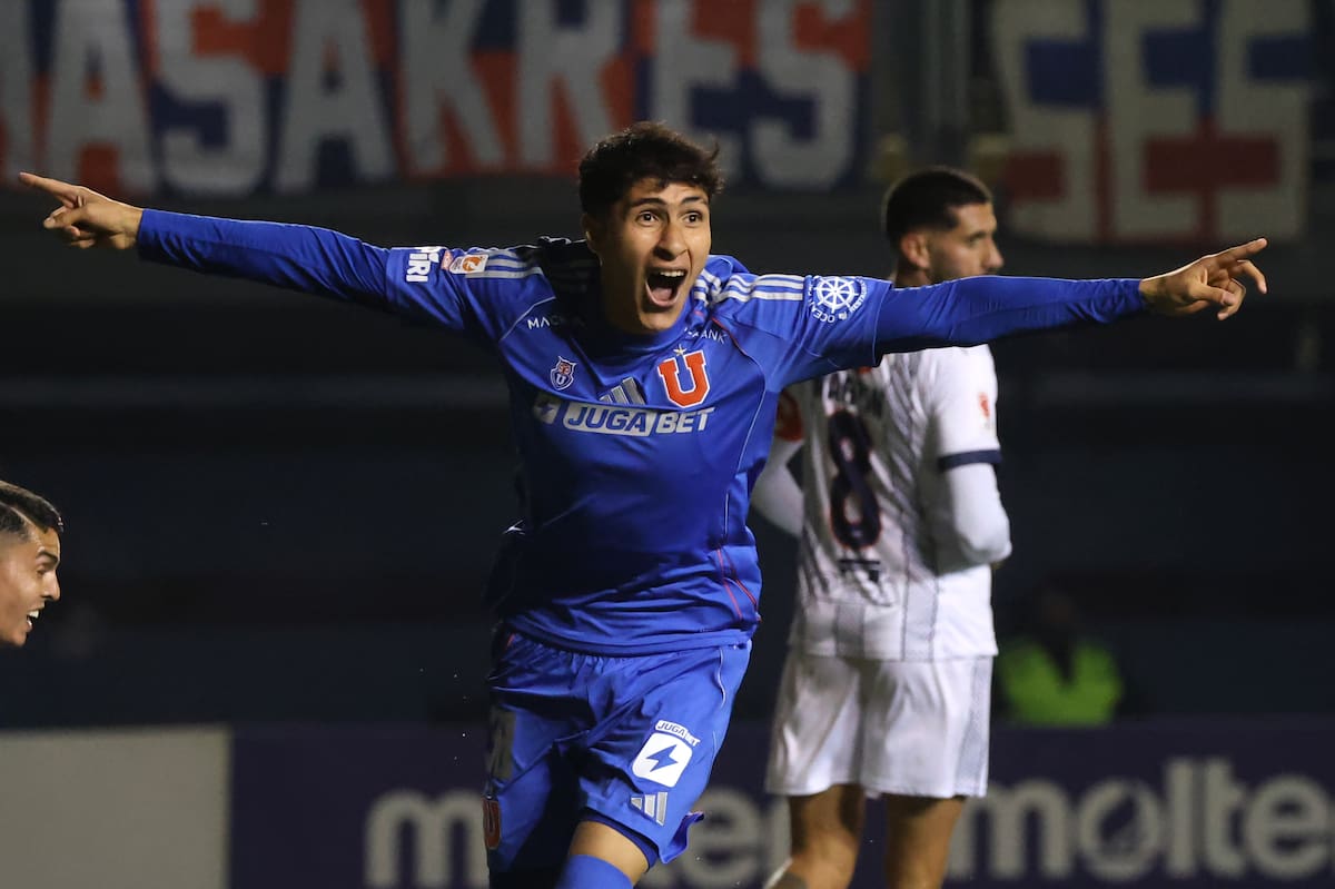 celebrando su primer gol en U. de Chile. Foto: Aton