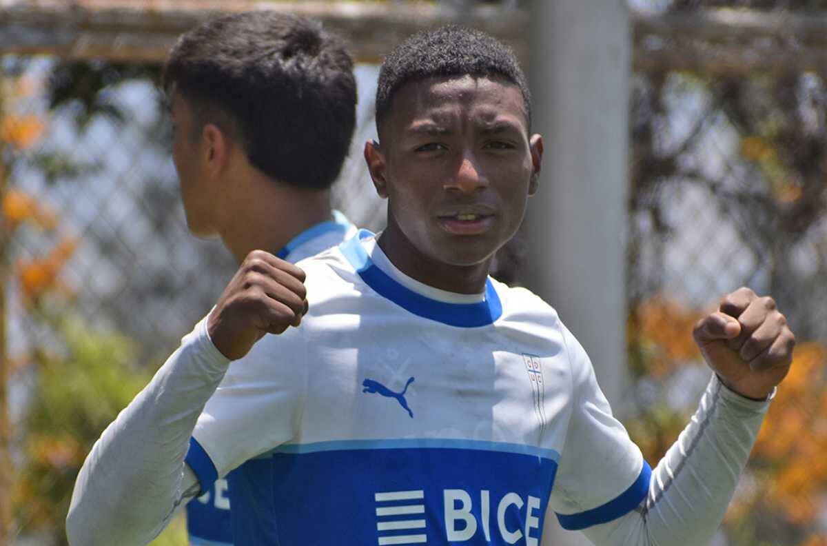 “Ha dejado bastante contento a Garnero”: El as bajo la manga de la UC para ocupar el lugar de Eduard Bello