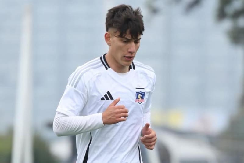 El juvenil fue subido a entrenar con el plantel adulto.