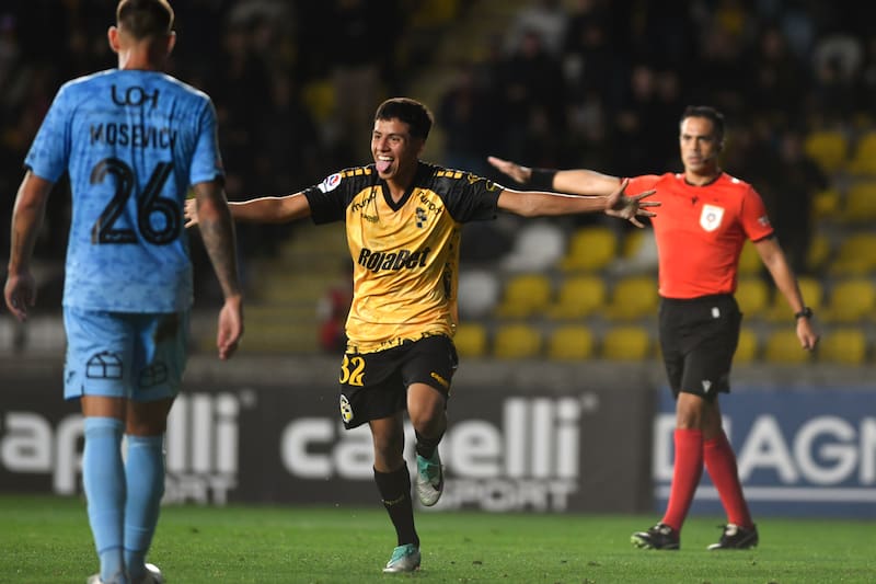 El DT Esteban González lo eligió como el Sub-21 de Coquimbo Unido. /Photosport