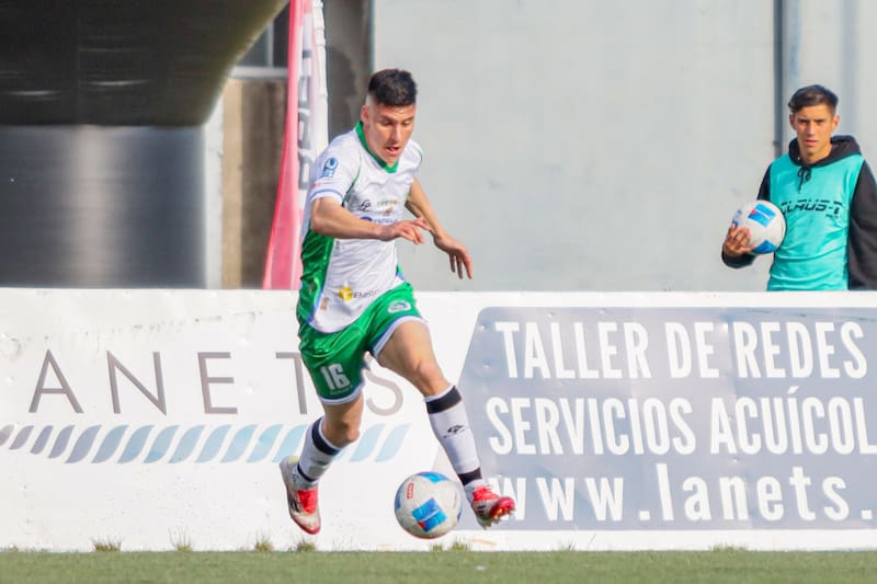 El defensor se unirá a Unión Española. Foto: @camilosantanaph en Instagram.