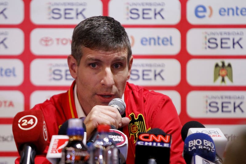 Martín Palermo, cuando fue entrenador de Unión Española.