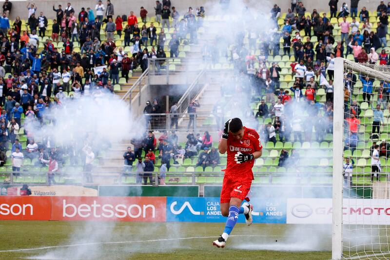 Martín Parra terminó en urgencias tras el fuego artificial que explotó a su lado. Crédito: Agencia Aton.