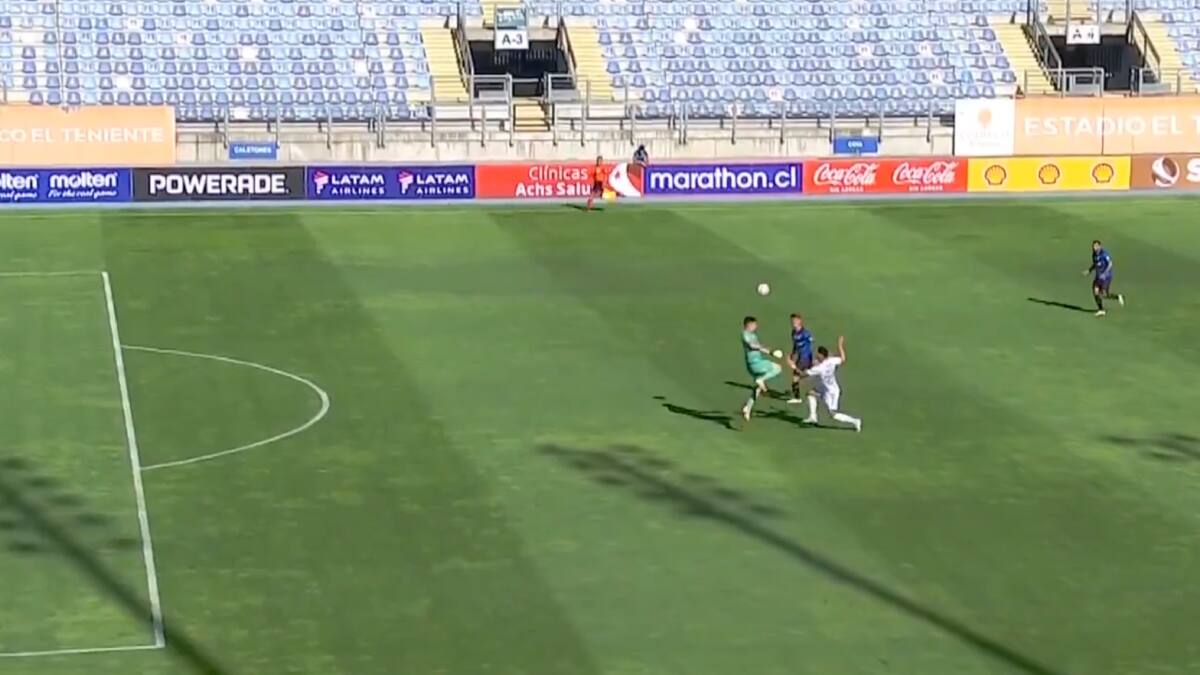 ¿Expulsión fantasma? La polémica roja que recibió Martín Parra ante Colo Colo en la Supercopa