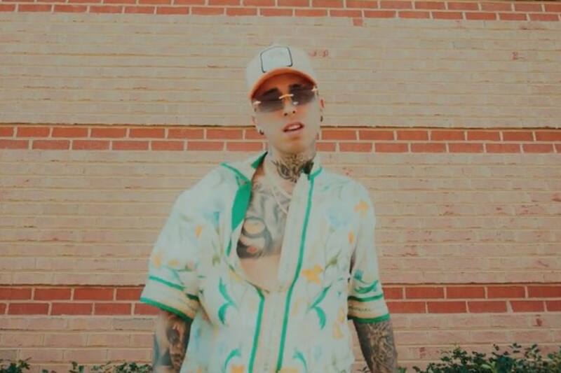 El futbolista chileno lanzó en paralelo su carrera musical en el género urbano. (Foto: Captura)