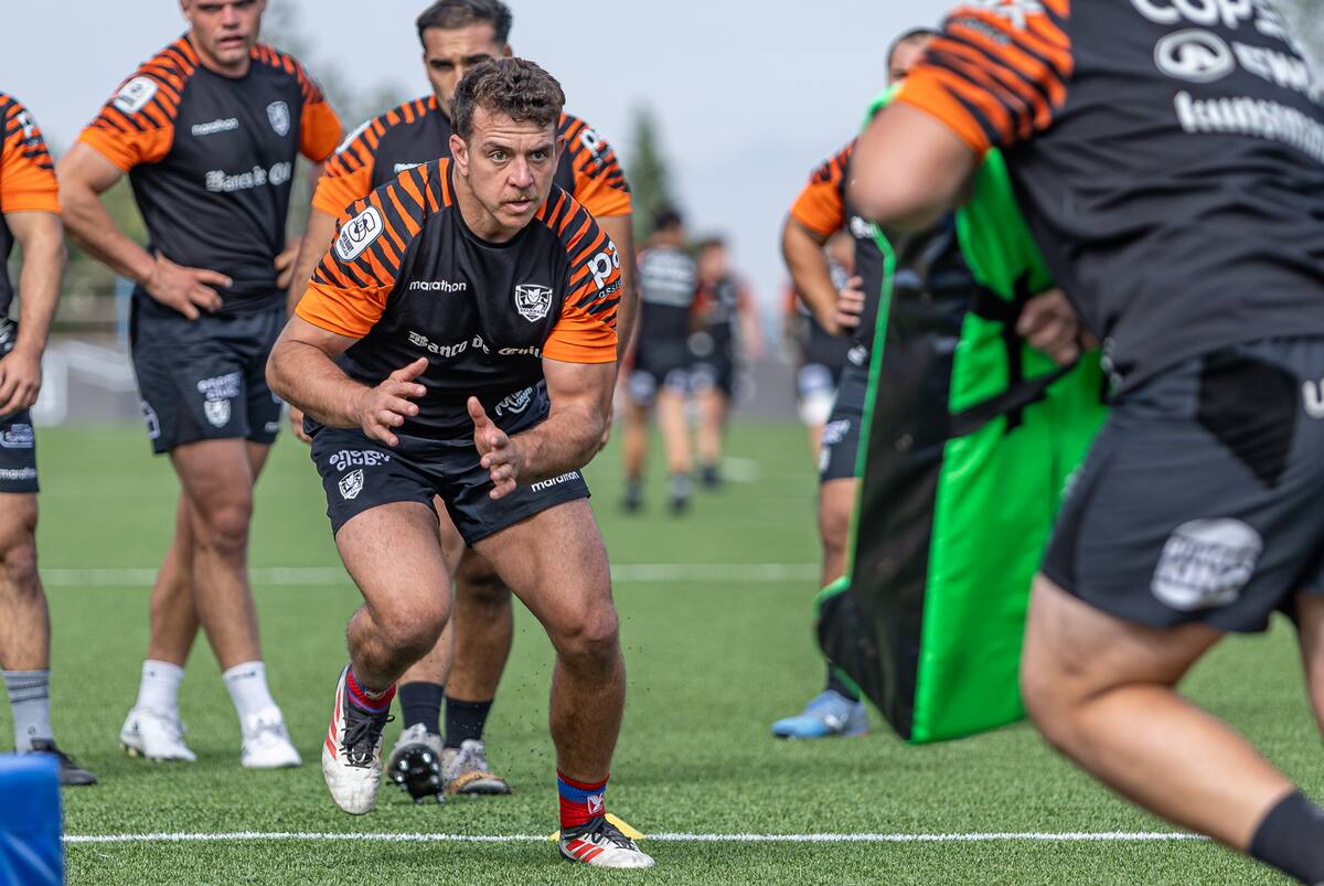 "Hacemos ejercicios de contacto, lucha, cansancio al máximo y lo trato de disfrutar. Luego, intento contagiar esa alegría, esa energía positiva”.