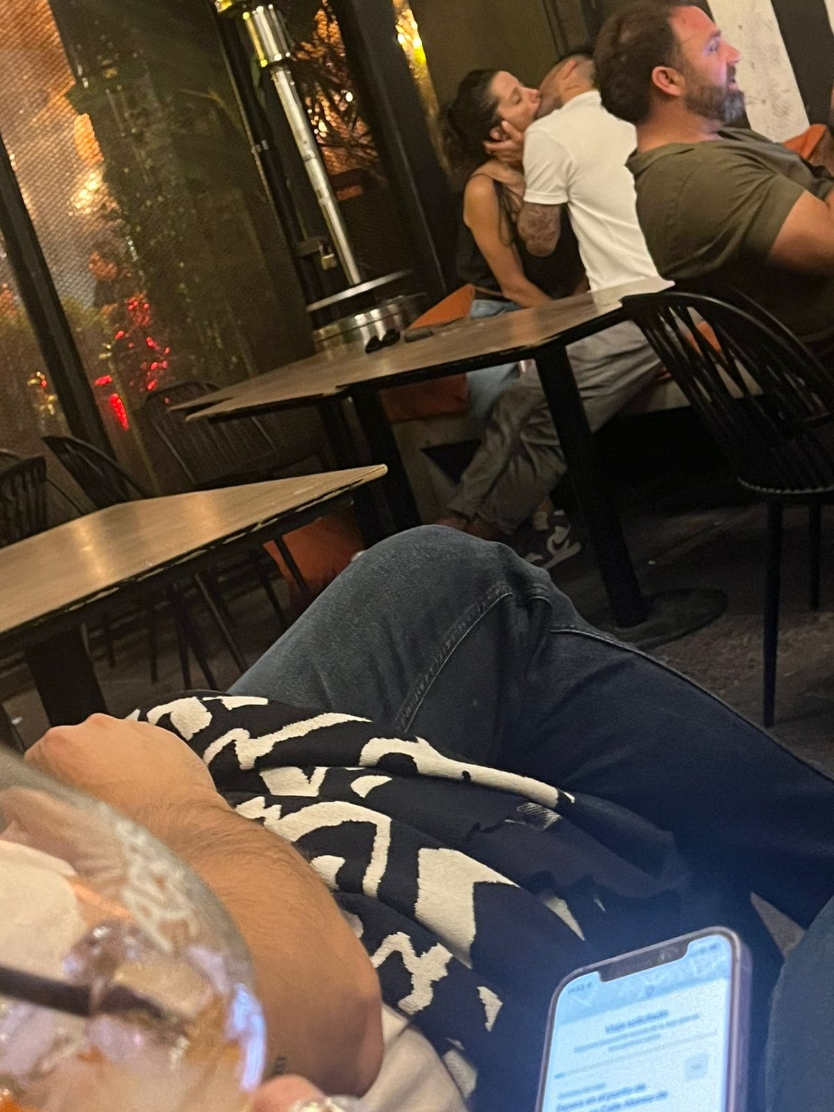 Martina Orrego y Luis Jiménez y Luis Jiménez a los besos / Crédito: Martin Gonzalez de Tevex