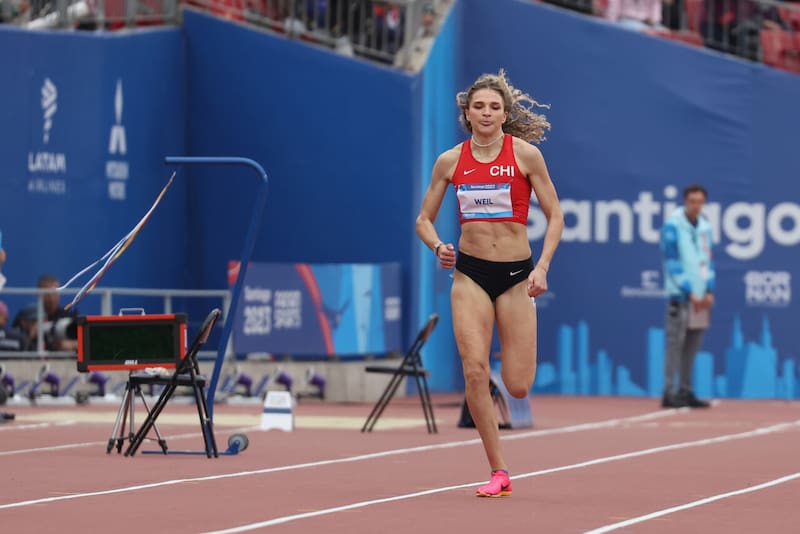 La deportista de 25 años quedó en el cuarto lugar en la prueba de 400 metros planos. Foto: Photosport.
