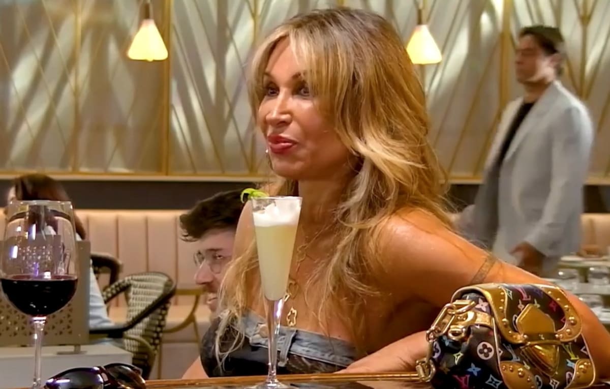 La participante fue catalogada en redes como una milf. Créditos: Captura CHV