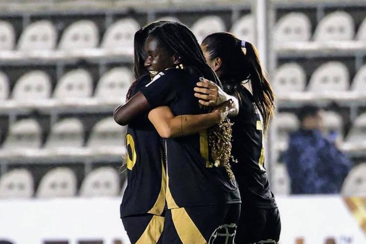 La delantera suma 30 goles en la temporada con Colo Colo Femenino. Foto: Colo Colo Femenino.