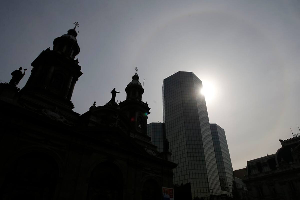 Santiago, 13 de agosto de 2019
Los capitalinos disfrutan de una tarde con mas de 24 grados celcius, temperatura atipica para este mes de invierno.
Andres Pina/Aton Chile