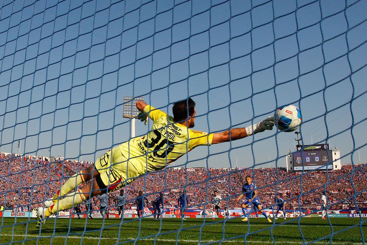 El fútbol chileno necesita jugar más y tener más partidos de alto atractivo. El formato de torneos cortos abre esa opción.