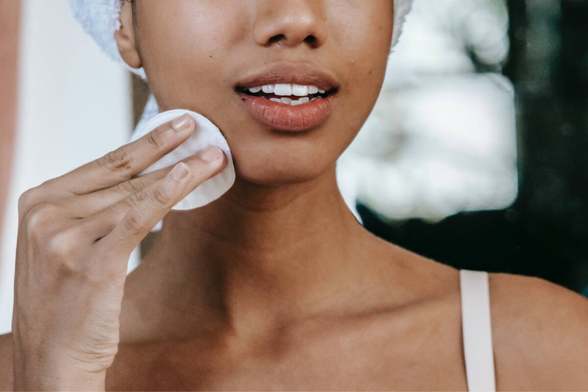 Estas mascarillas te ayudarán a debilitar el vello facial (Foto: Freepik)