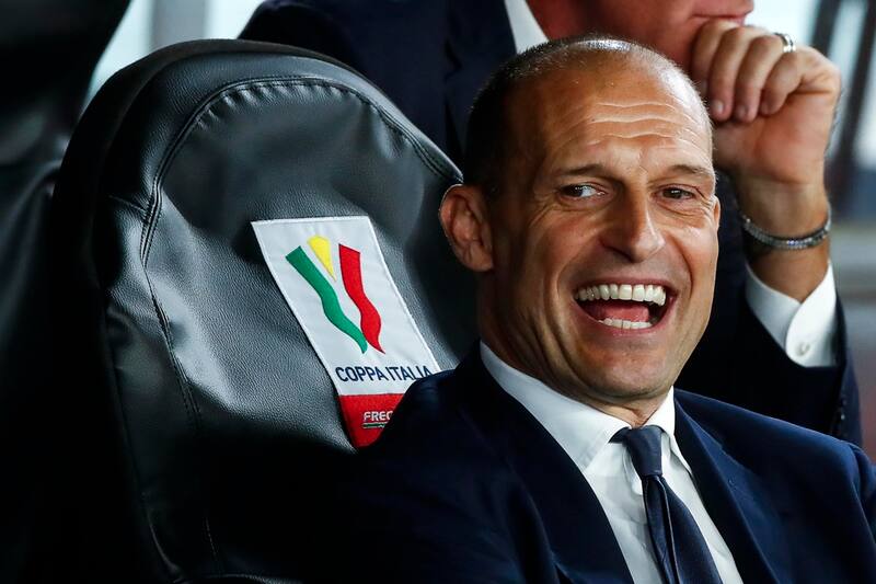 se enfrentó a los árbitros, primero, y luego al director del periódico Tuttosport, a quien incluso, amenazó. (Foto: EFE).