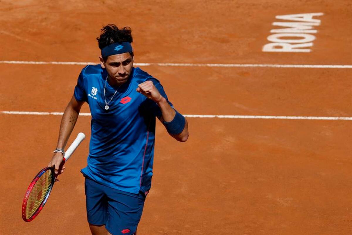 Alejandro Tabilo venció a Novak Djokovic en Italia. Foto: EFE.