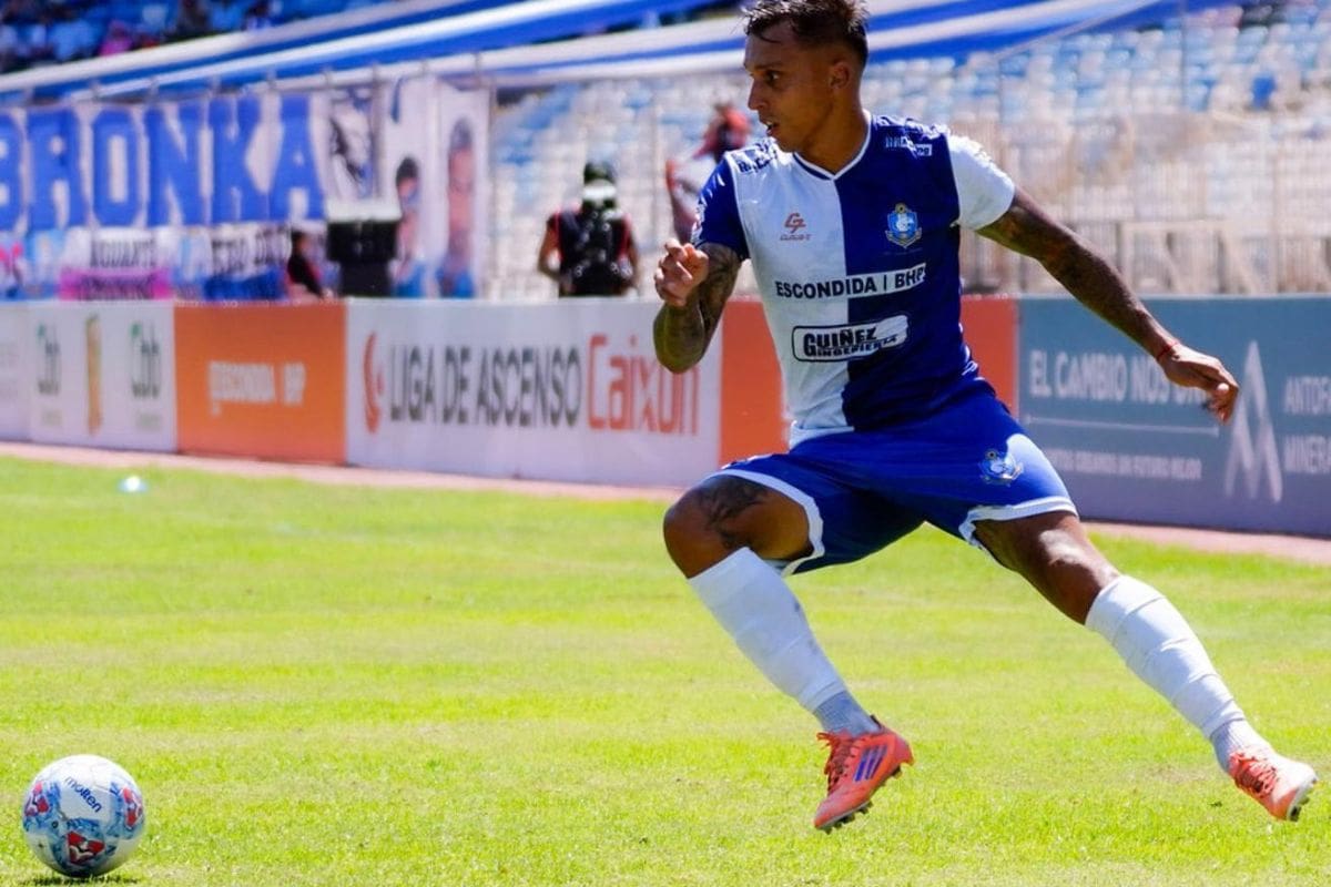 El defensor uruguayo que llegó a aportar experiencia internacional de Deportes Antofagasta. Foto: Personal Mathías Suárez.