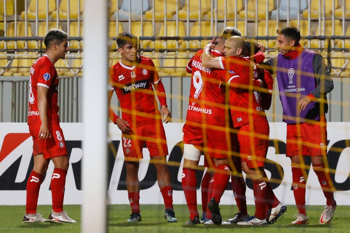 celebrando su gol en Unión La Calera. Foto: Aton.