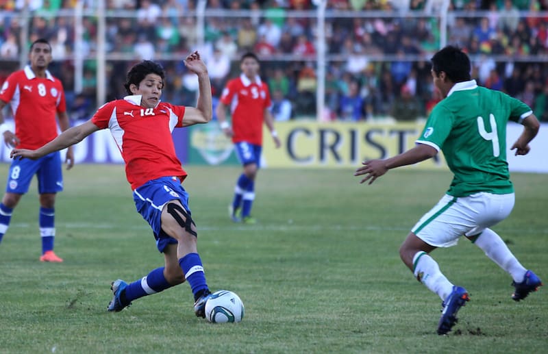 jugando con la camiseta de la selección chilena, cuando Borghi era el DT de la Roja (Foto: Aton)