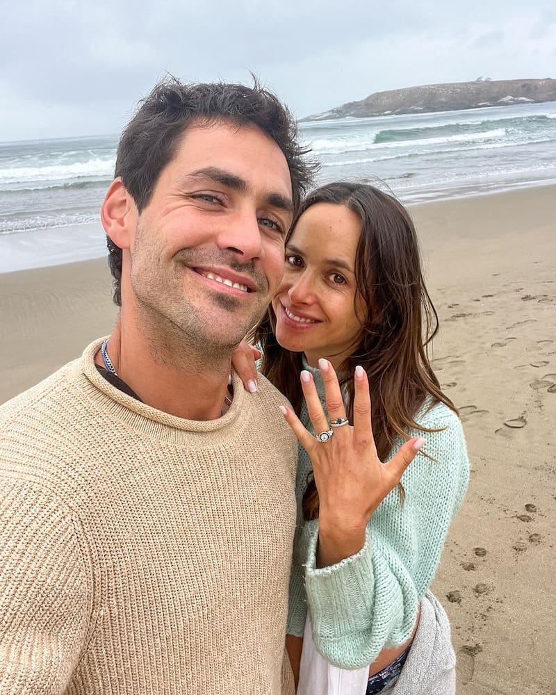 La foto con la que Matías Assler y Juanita Ringeling dieron a conocer su propuesta de matrimonio