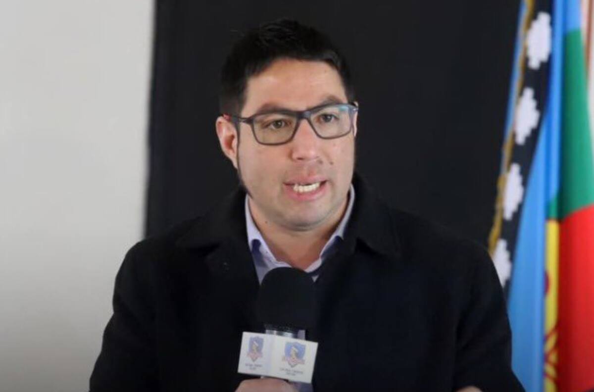 “Clasismo”: Presidente de CSyD Colo Colo defendió a hincha albo expuesto como ejemplo del “Chile Flaite”