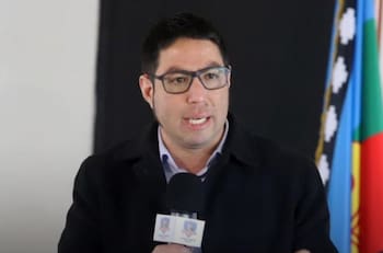 “Clasismo”: Presidente de CSyD Colo Colo defendió a hincha albo expuesto como ejemplo del “Chile Flaite”