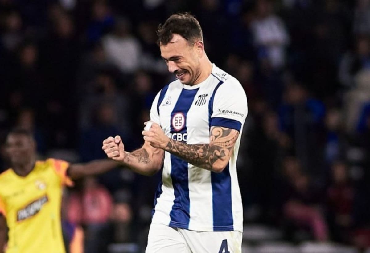 El chileno con la camiseta de Talleres.