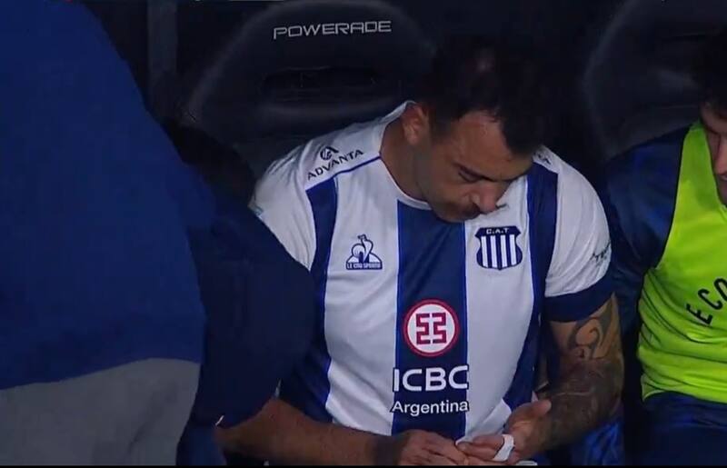 salió lesionado en el duelo ante Independiente.