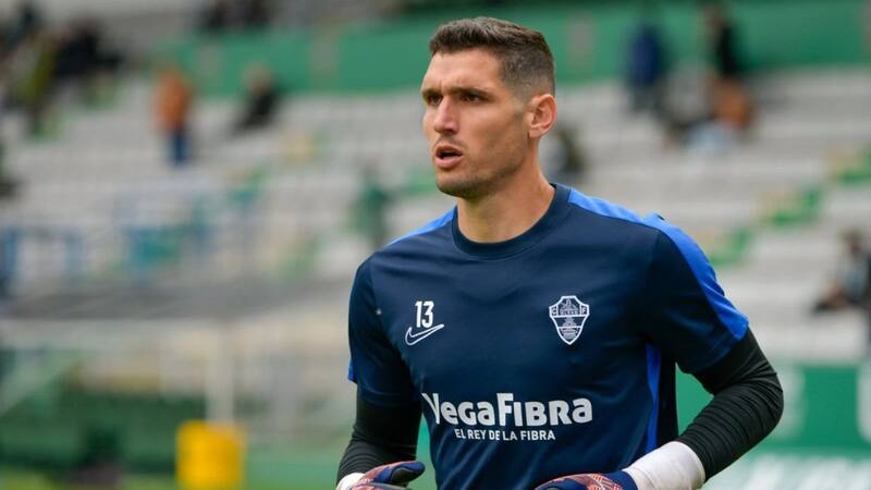 ¿Se acerca a Colo Colo? Matías Dituro perdió la titularidad en el Elche por este motivo