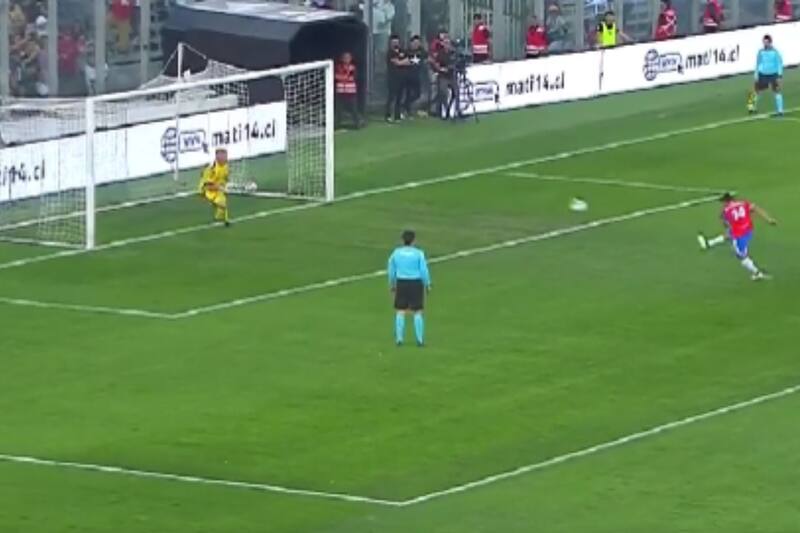 marcó un golazo de penal en su despedida