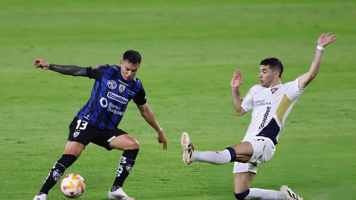 Colo Colo llega a acuerdo con dos jugadores para el mismo puesto y ahora debe tomar decisión clave