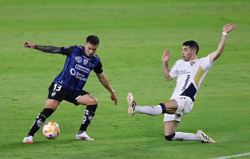 El lateral derecho se acerca al Estadio Monumental. Foto: Aton.