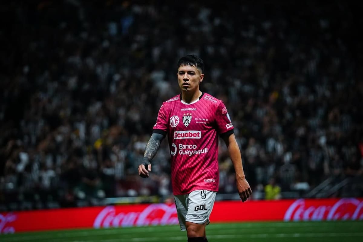 El lateral chileno salió campeón con Independiente del Valle. Foto: Instagram Matías Fernández.