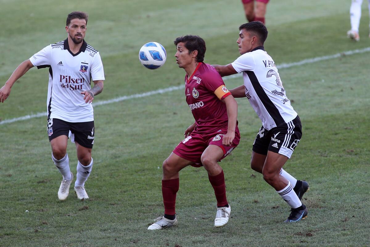 La última camiseta que vistió el ídolo albo fue la de Deportes La Serena. (Foto: Agencia Aton)