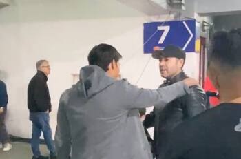 Matías Fernández y Pepe Rojas protagonizaron un emotivo momento en el Chile vs Ecuador