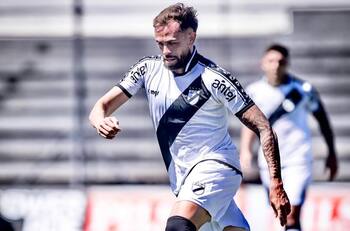 El chileno Matías Fracchia fue elegido como uno de los mejores jugadores del fútbol uruguayo