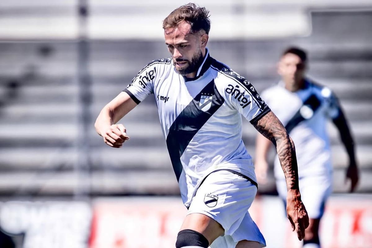 Viene de jugar en Brasil.