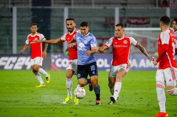Regresa al fútbol chileno: Matías Marín deja Argentina y es nuevo refuerzo de Unión Española