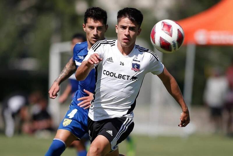 El delantero Matías Moya anotó uno de los goles de Colo Colo frente a Barnechea.