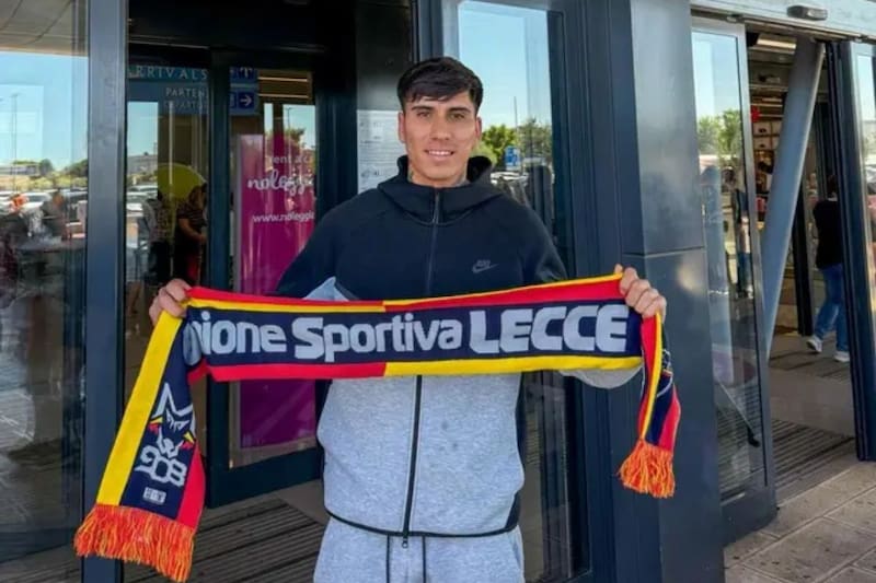 El joven zaguero saltó directamente desde Curicó Unido a Lecce de la Serie A de Italia.