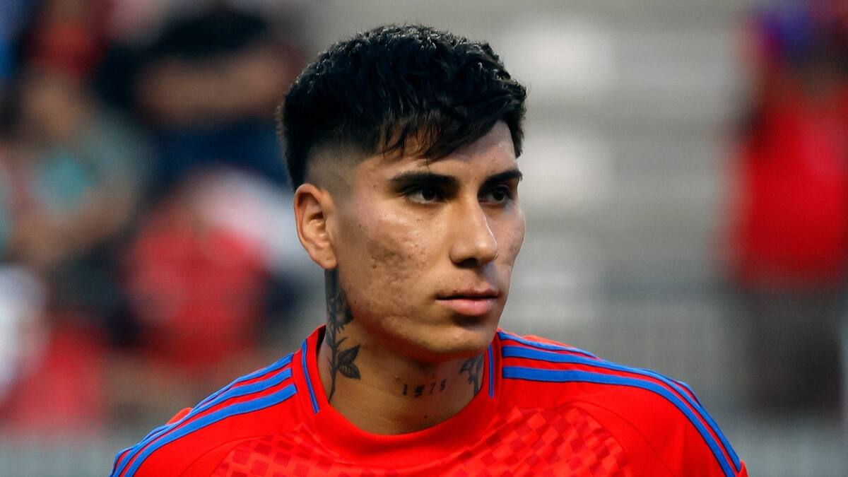 “Liderará la defensa”: El chileno que se llena de elogios en Europa previo al Mundial Sub 20