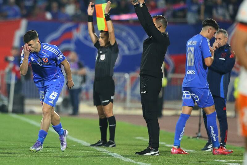Sale lesionado ante Cobresal y por él entra Felipe Salomoni. Foto: Aton.